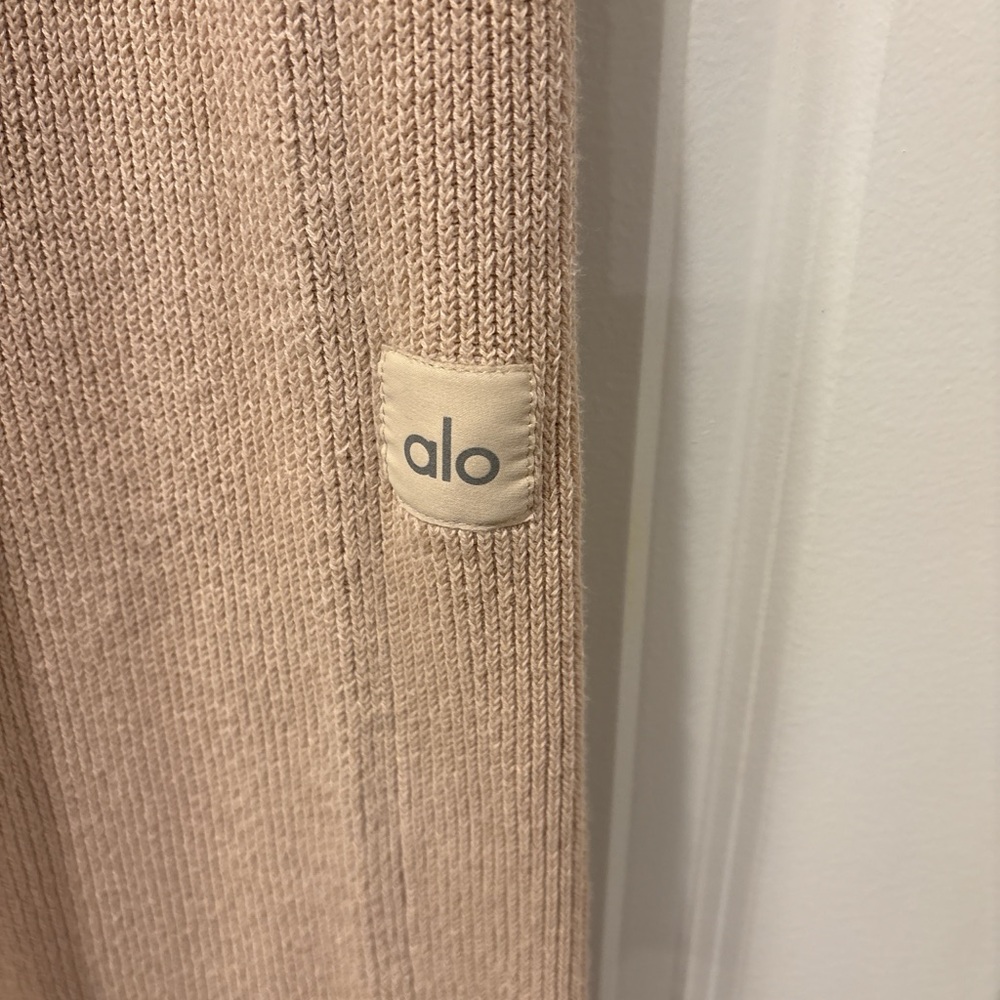 Alo sweater cream pants - Picture 6 of 8